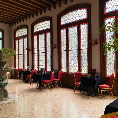 بيت ضيافة Chateau De La Prade